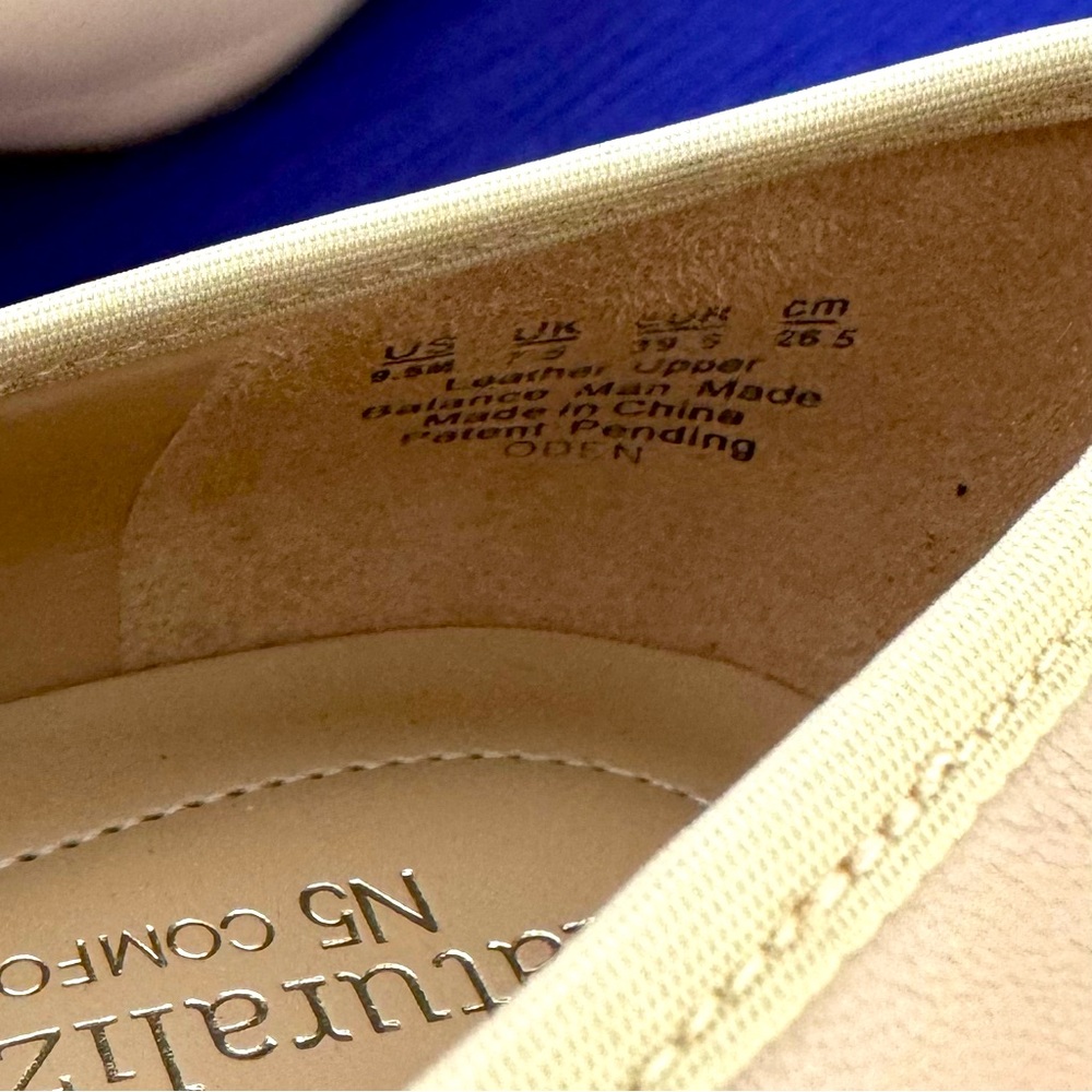 Naturalizer Cream Heels - Picture 8 of 8